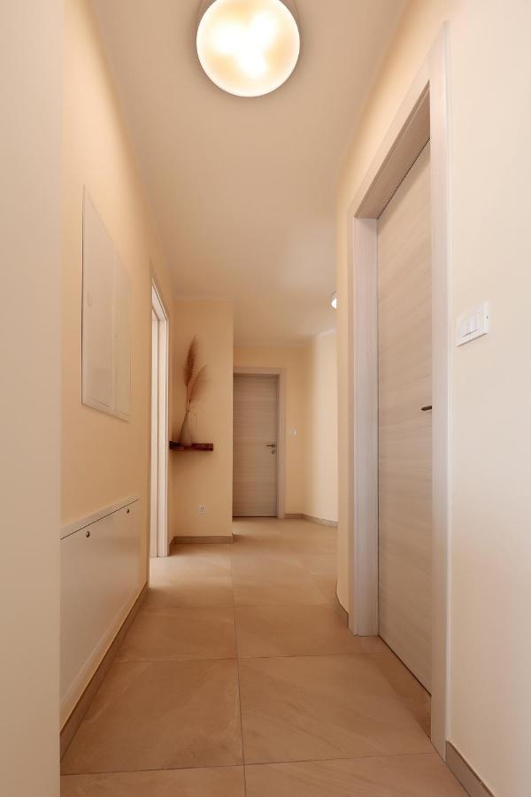 Sunny Icici- Sun Apartment